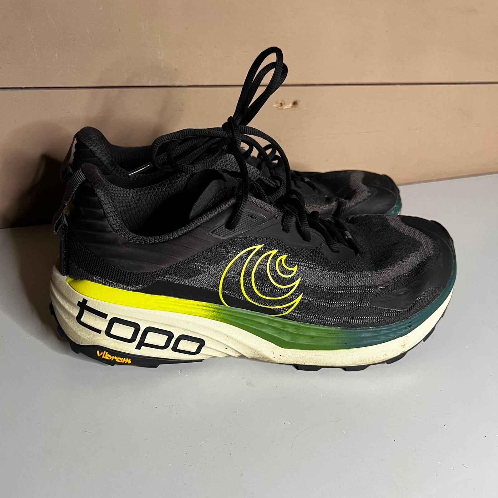 Topo Athletic M-Vista Black Lime Trail Running Shoes Mens 10.5 Vibram Zipfoam